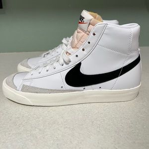 Nike Blazer Mid ‘77